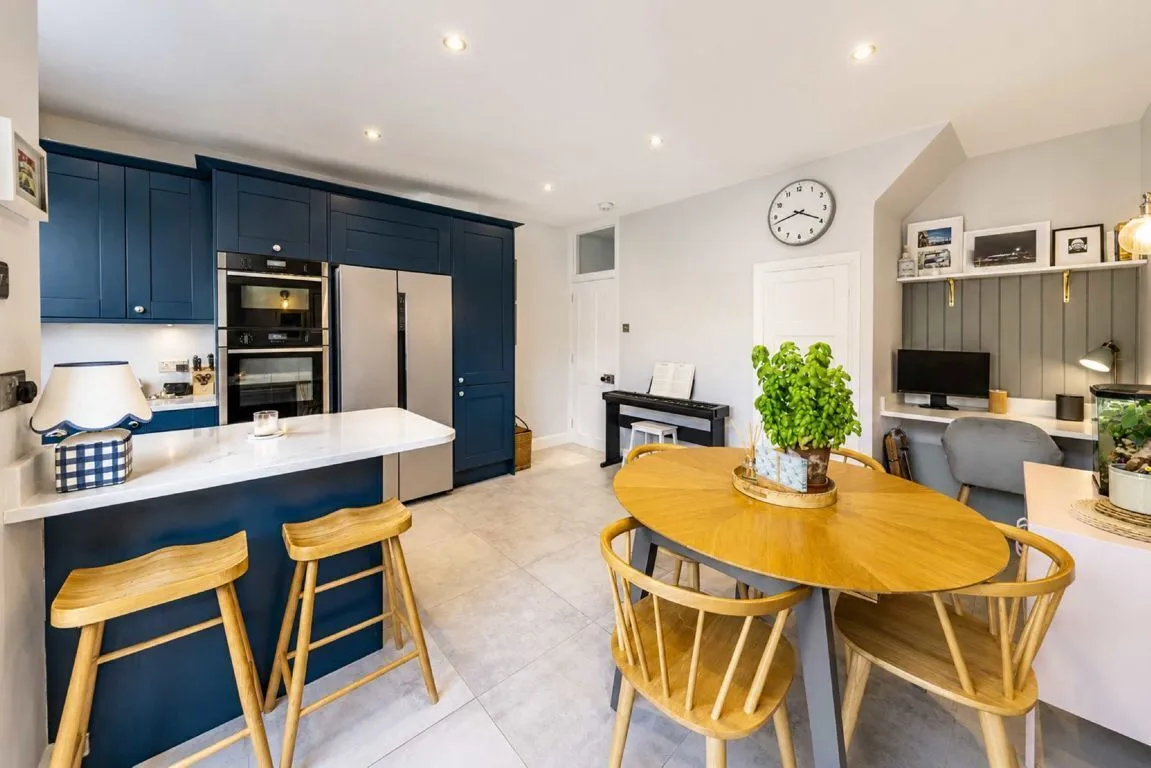 Crowborough Road, SW17, photo 3