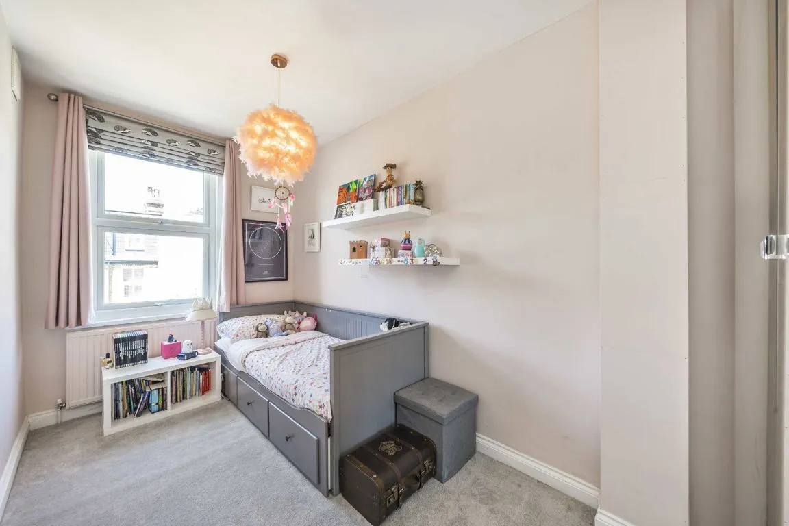 Crowborough Road, SW17, photo 6