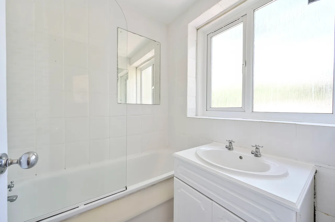 15 Tildesley Road, London, photo 4