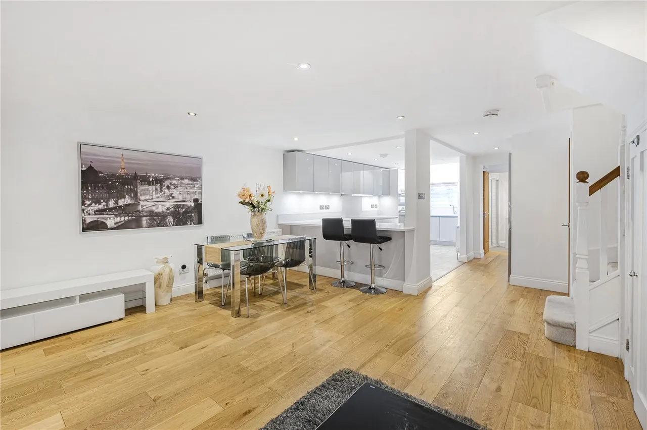 Telegraph Place, London, E14, photo 6