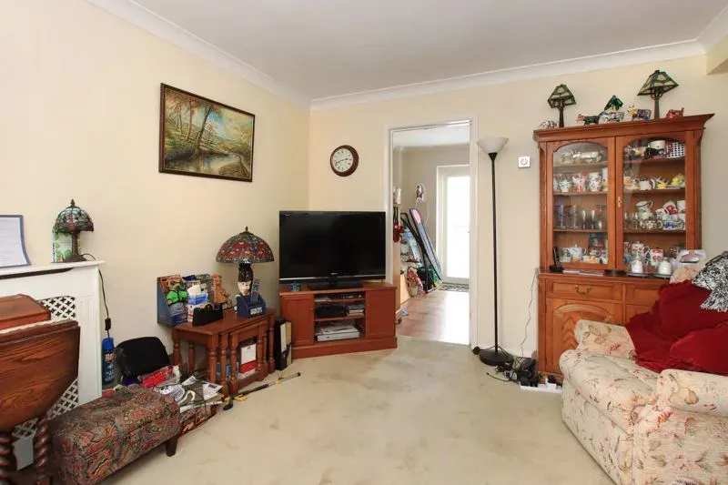 Lakeside, Tring, Hertfordshire, HP23 5HN, photo 2