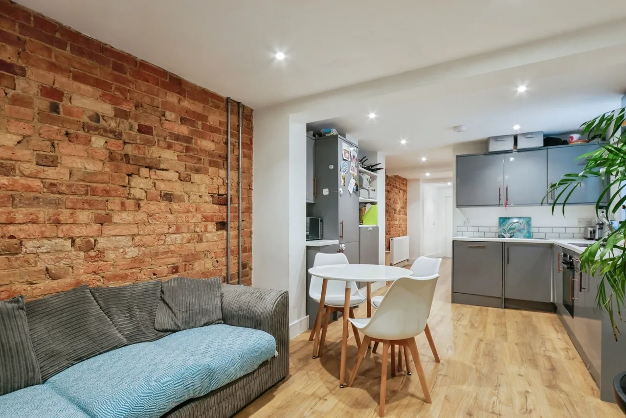 2 bed flat for sale, Christchurch Road, Bournemouth, BH7