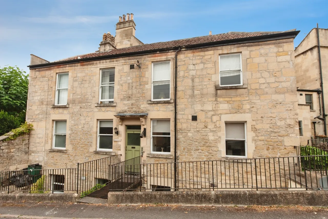 2 bed flat for sale, Upper East Hayes, Bath, BA1