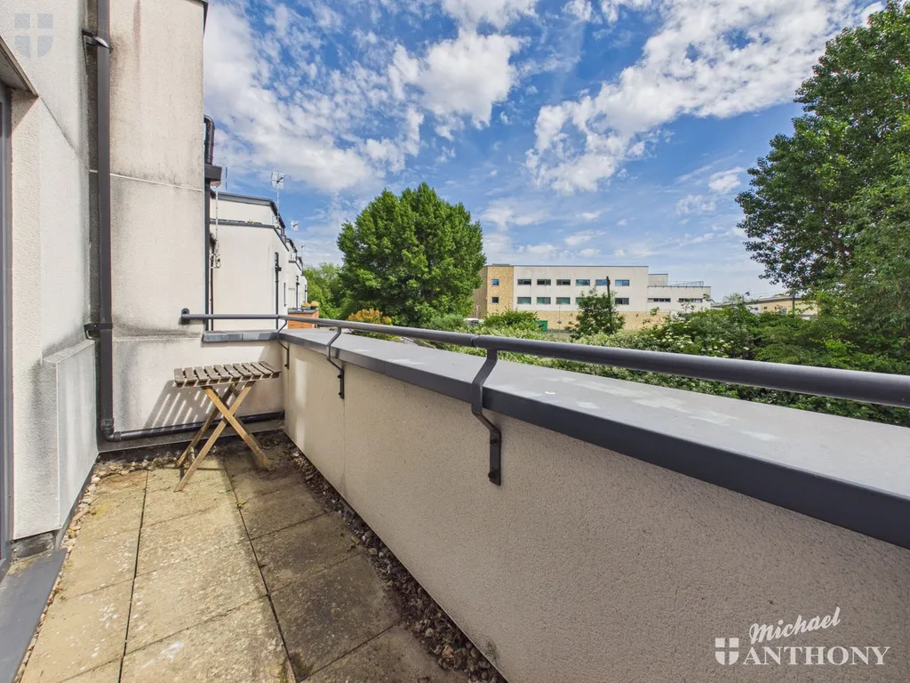 Mitchell Close, Aylesbury, HP21 8AE, photo 11
