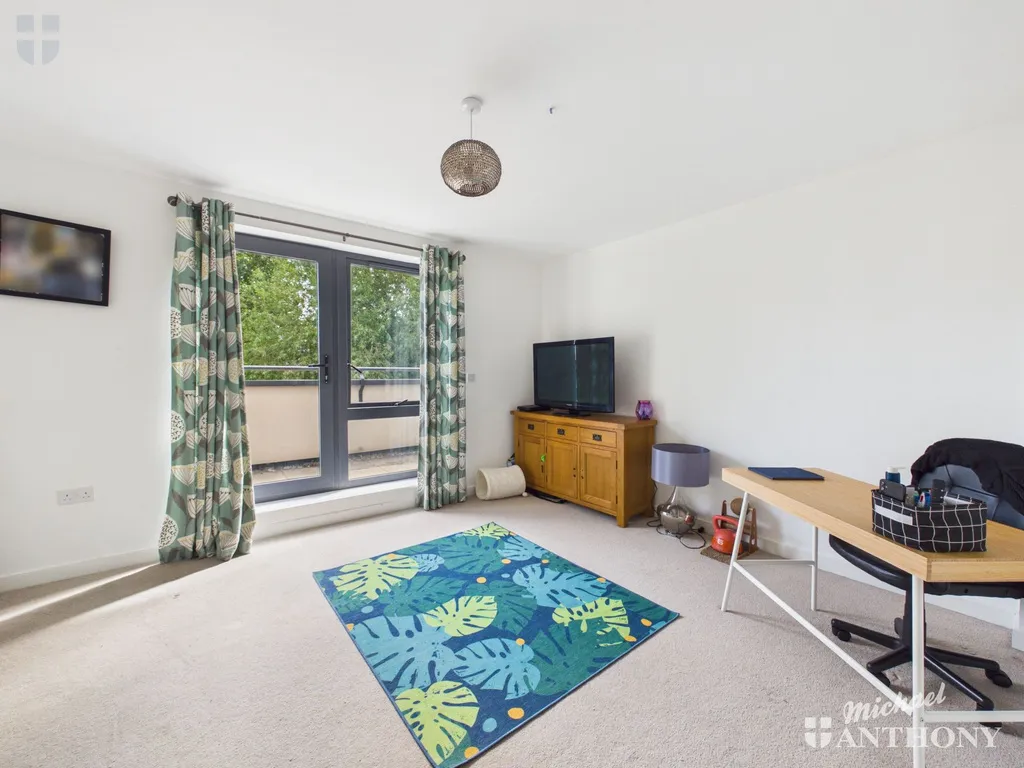 Mitchell Close, Aylesbury, HP21 8AE, photo 2