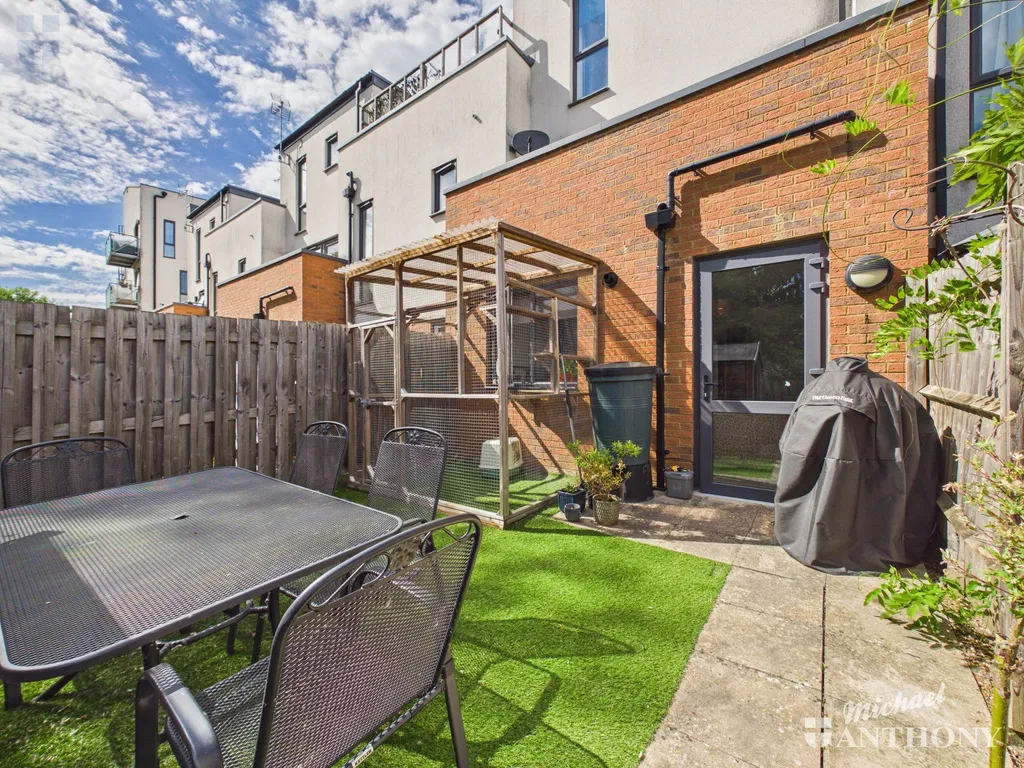 Mitchell Close, Aylesbury, HP21 8AE, photo 12