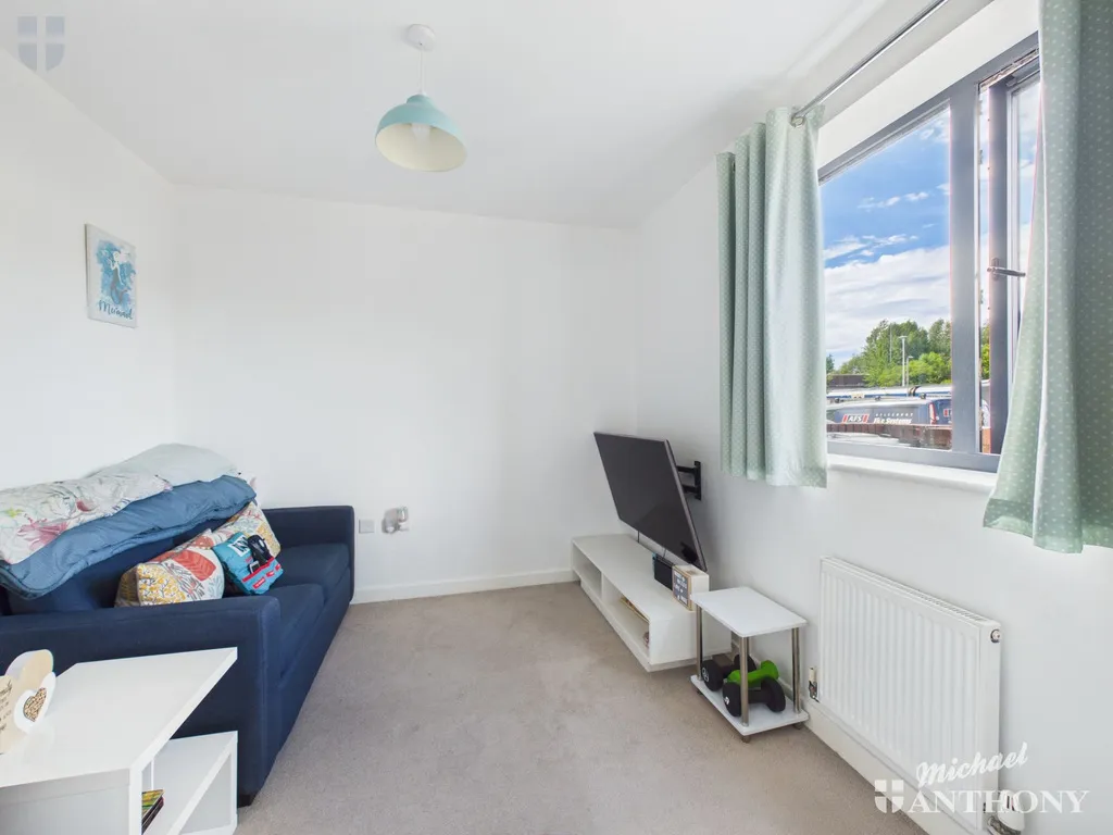 Mitchell Close, Aylesbury, HP21 8AE, photo 9