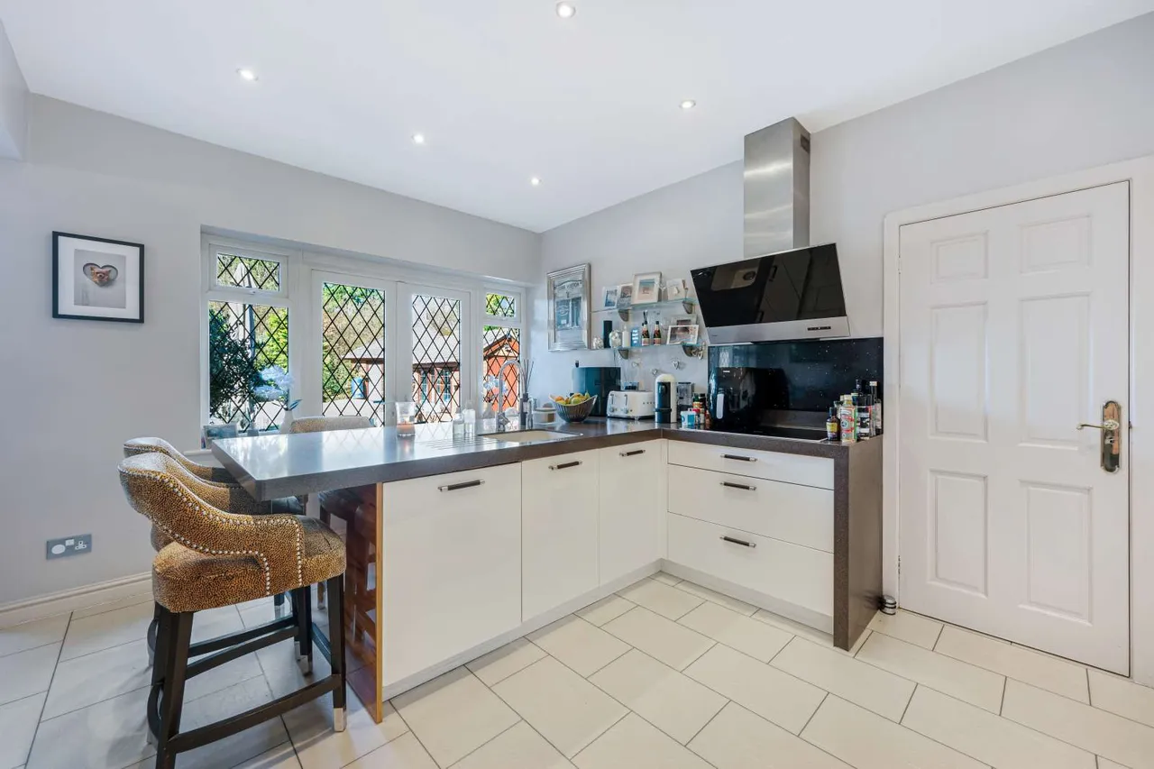 Towers Road, Poynton, Stockport, Cheshire, SK12 1DD, photo 5