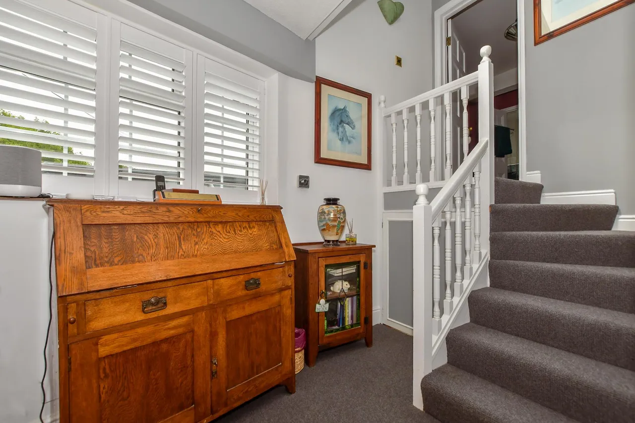 Seaview, PO34, photo 5