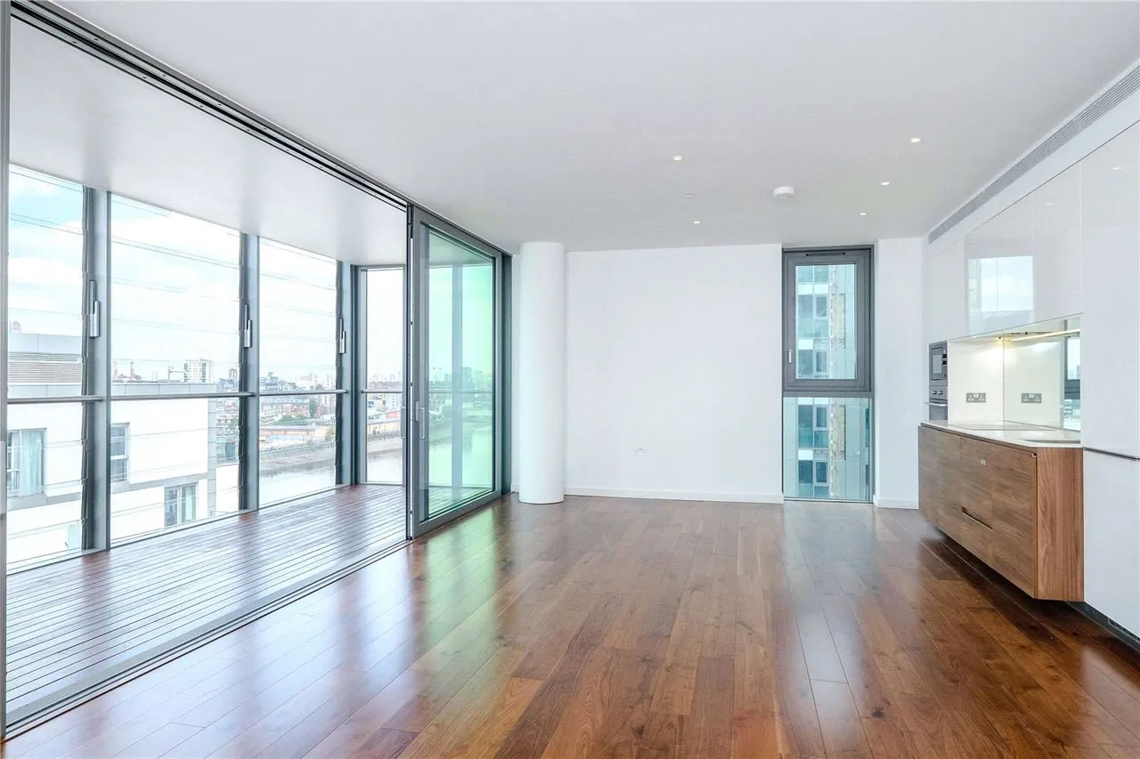 2 bed flat for sale — Eastfields Avenue, London, SW18 1JY