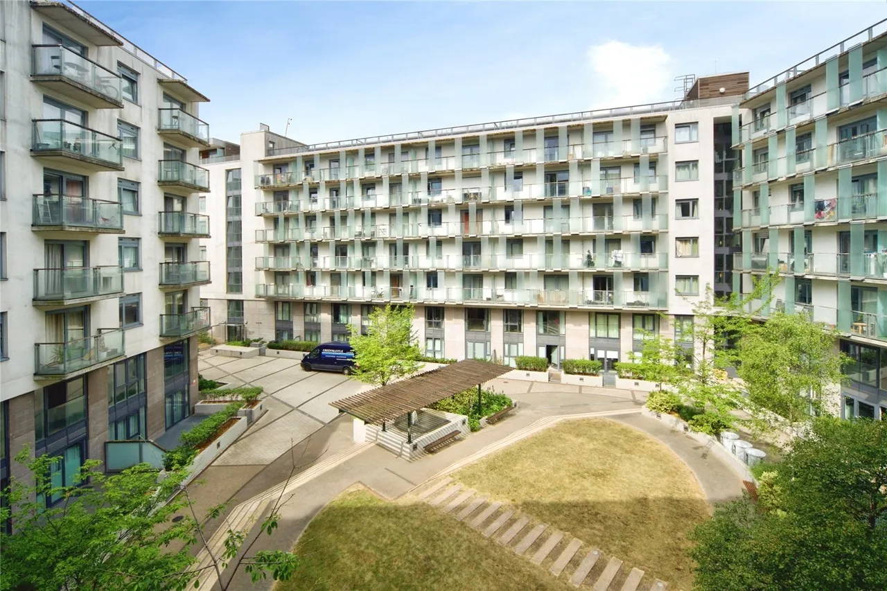 Empire Way, Wembley, HA9, photo 2