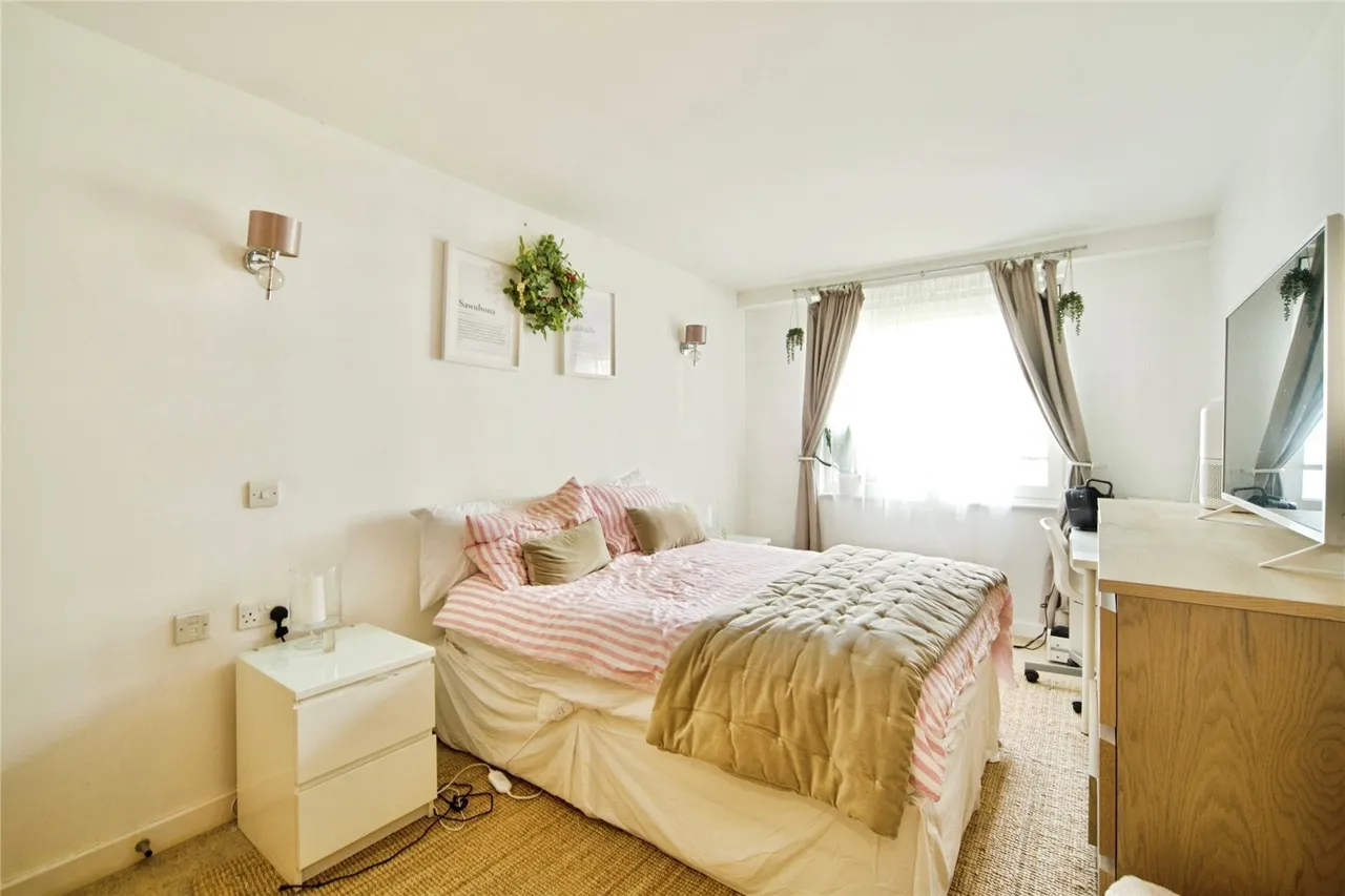 Empire Way, Wembley, HA9, photo 6