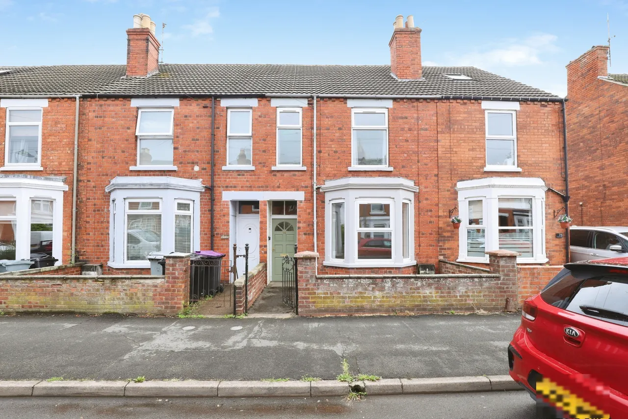 3 bed house for sale — Huntingtower Road, Grantham