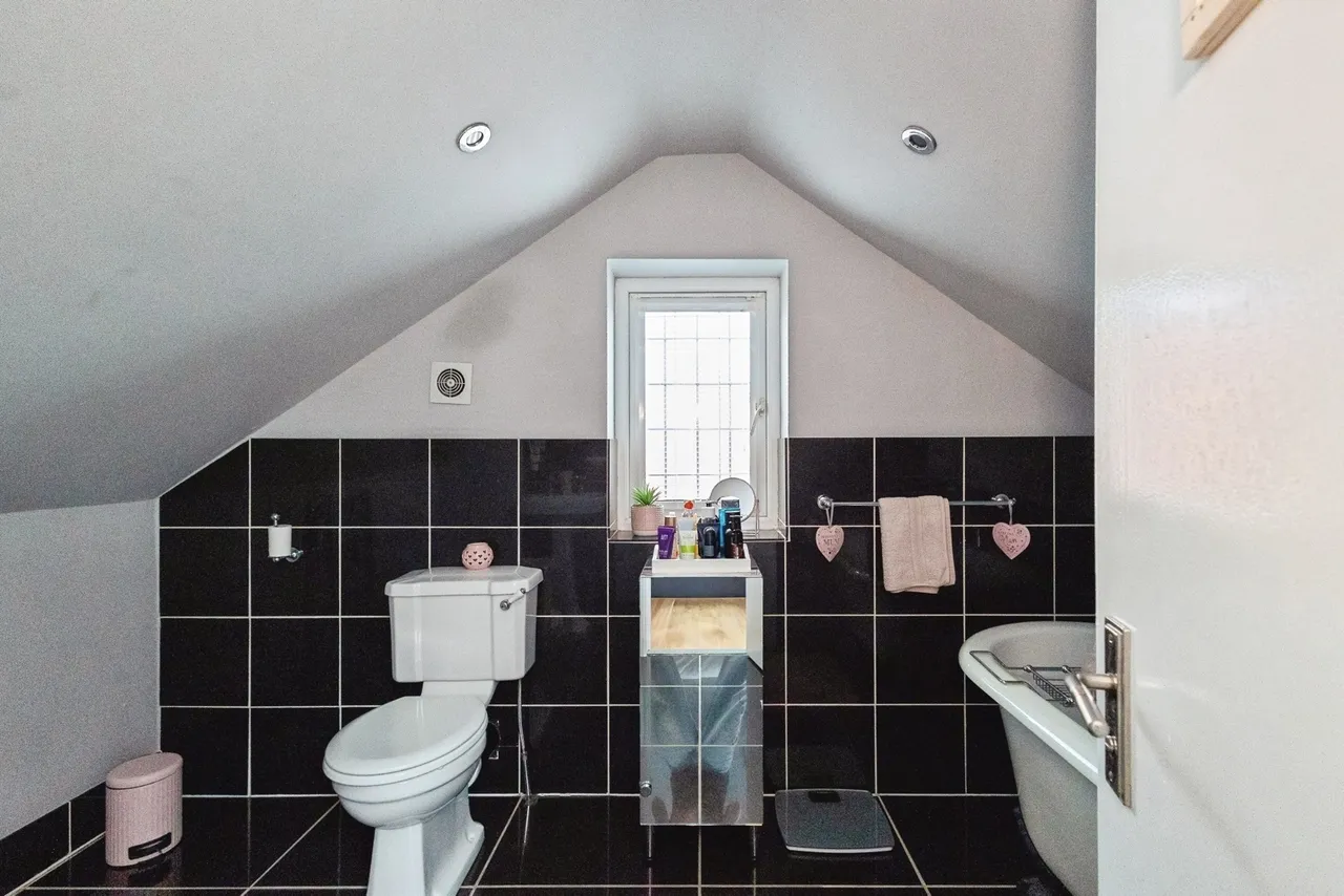 Two Trees Lane, Denton, Manchester, Greater Manchester, M34, photo 21