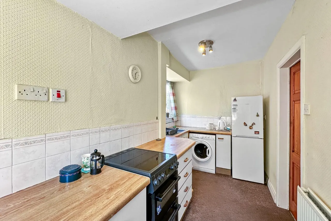 Leicester Avenue, Timperley WA15 6HR, photo 8