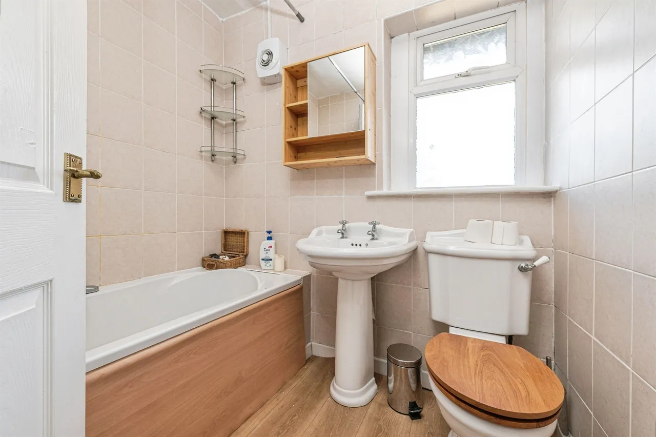 Turnshaw Road, Kirkburton, HD8, photo 8