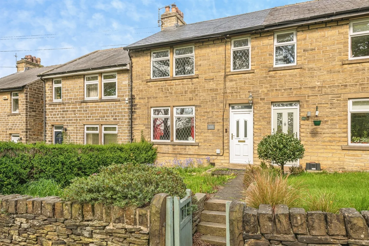 3 bed house for sale, Turnshaw Road, Kirkburton, HD8