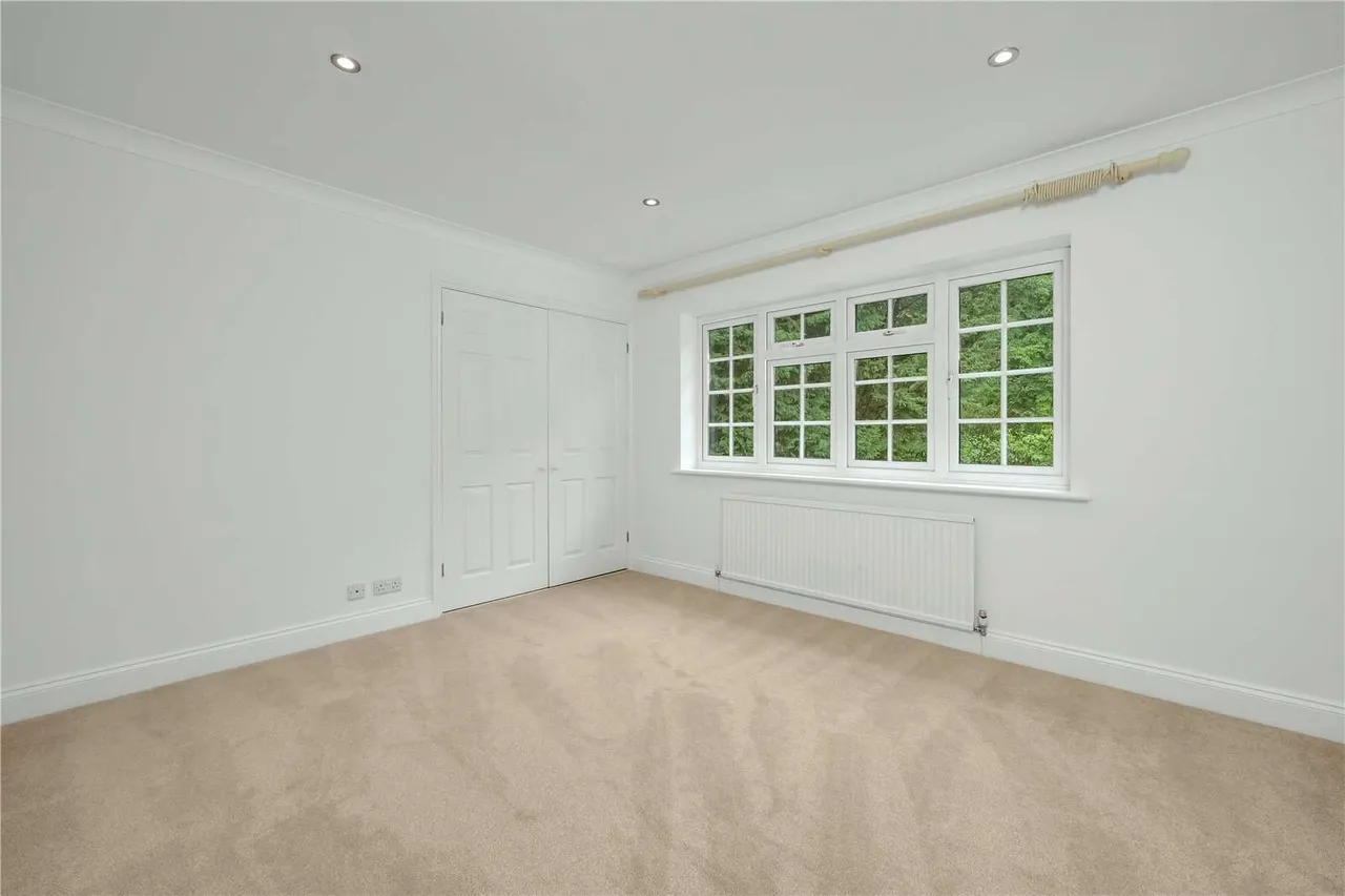Hawksview, Cobham, Surrey, KT11 2PJ, photo 9