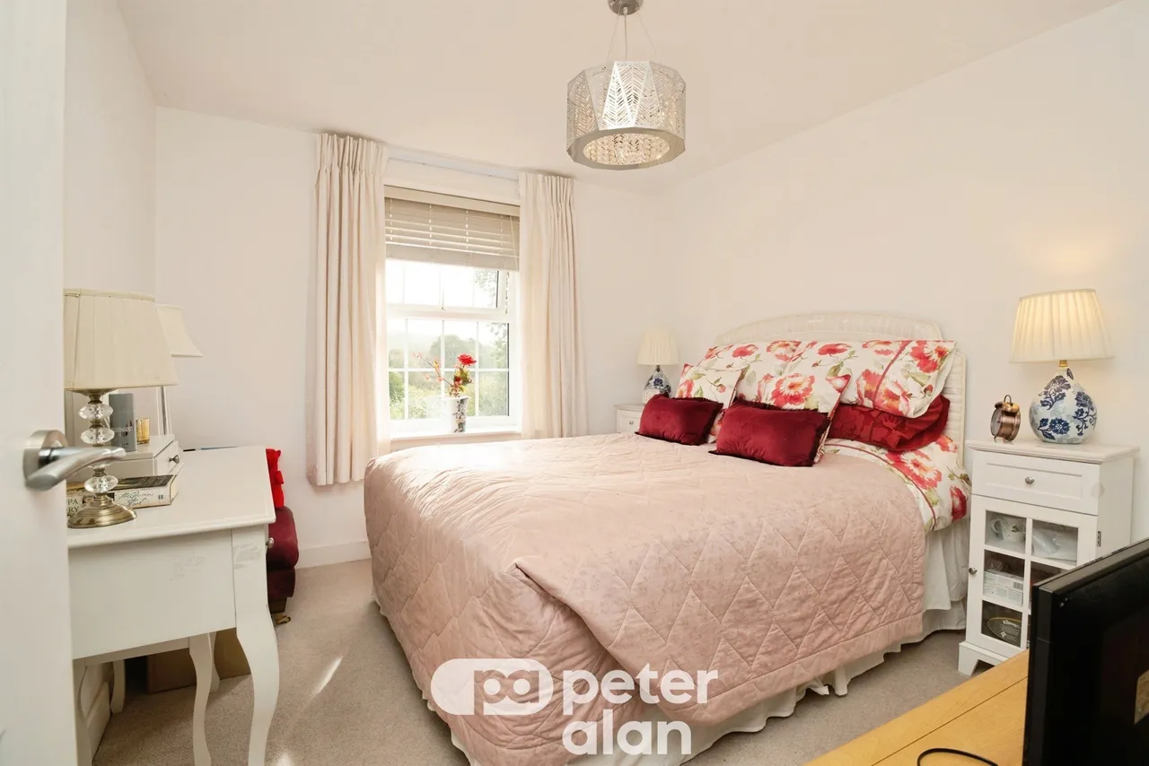 Clos Telyn Pontypool, NP4, photo 13