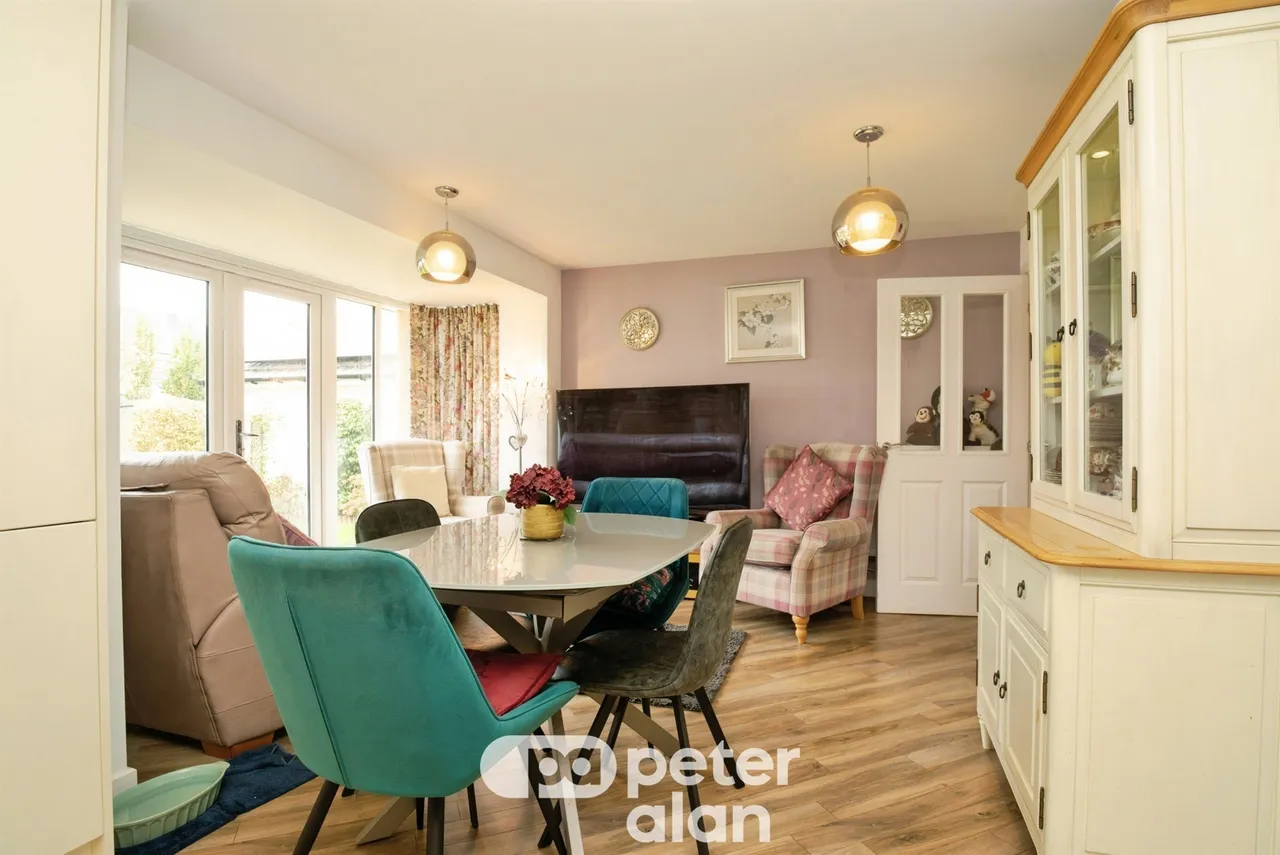 Clos Telyn Pontypool, NP4, photo 6