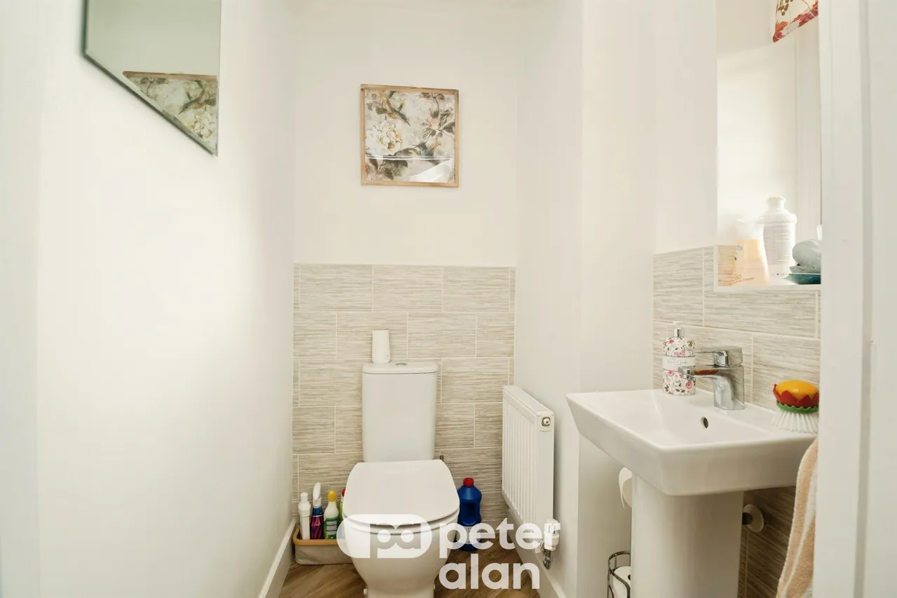 Clos Telyn Pontypool, NP4, photo 9