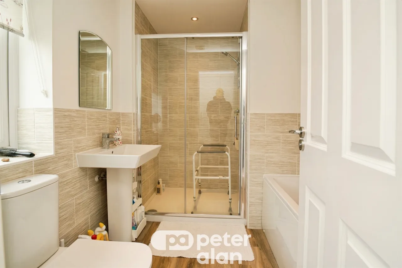 Clos Telyn Pontypool, NP4, photo 17