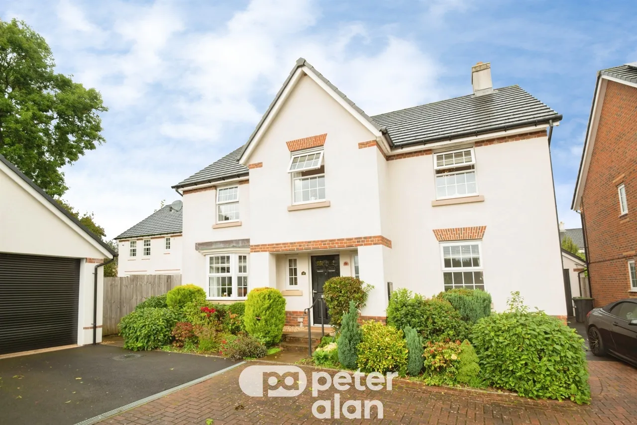 Clos Telyn Pontypool, NP4, photo 23