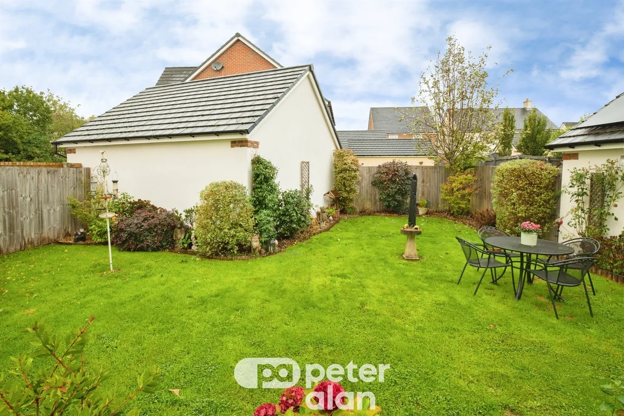 Clos Telyn Pontypool, NP4, photo 21