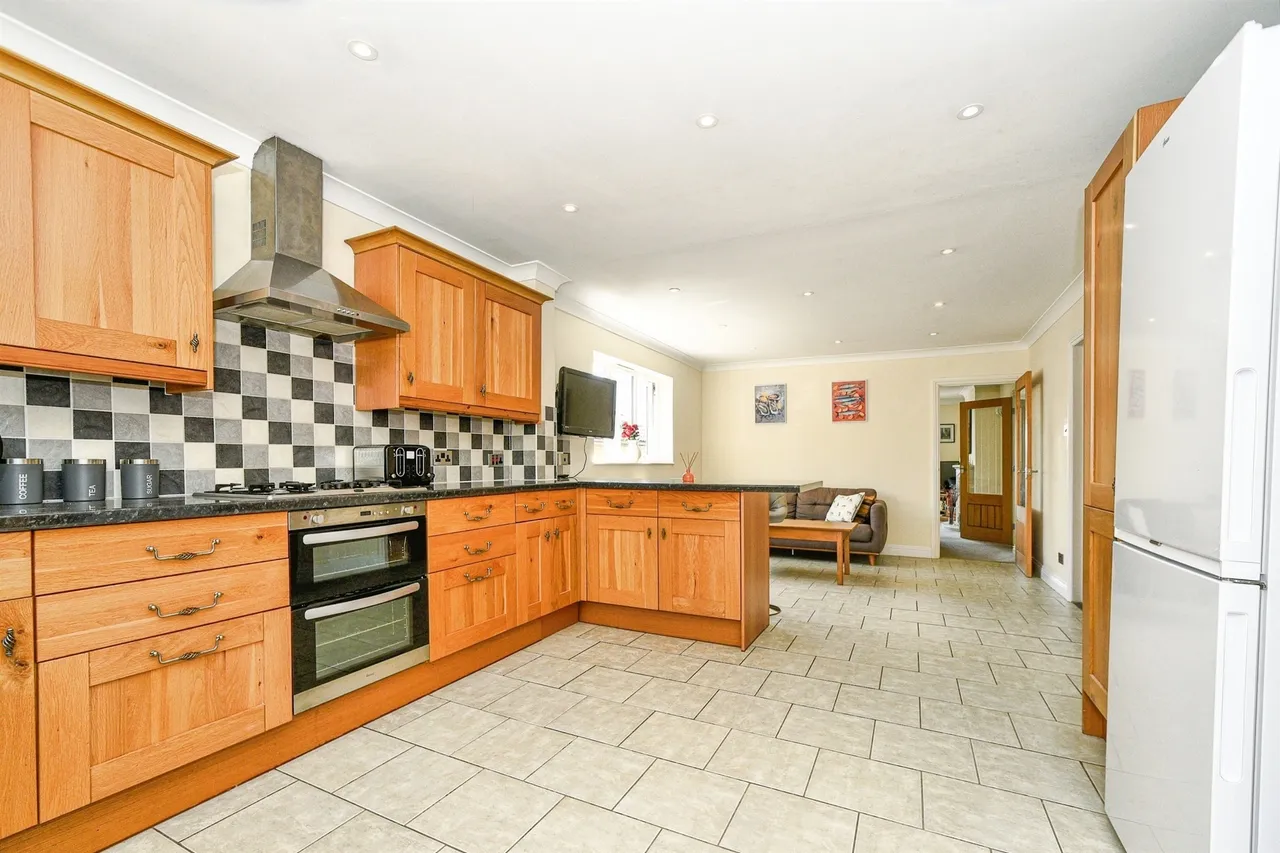 East Gomeldon Road, Gomeldon, Salisbury, photo 6