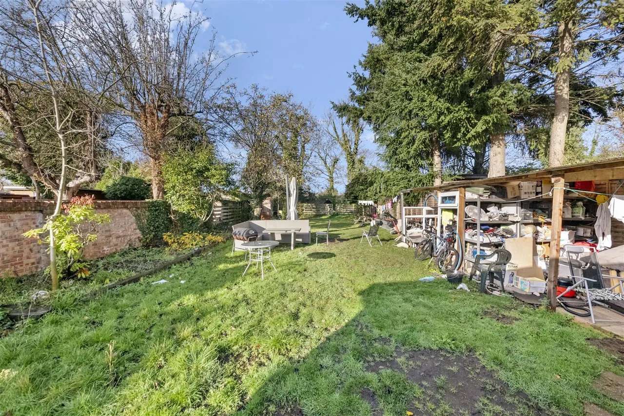 Tentelow Lane, Norwood Green, photo 21