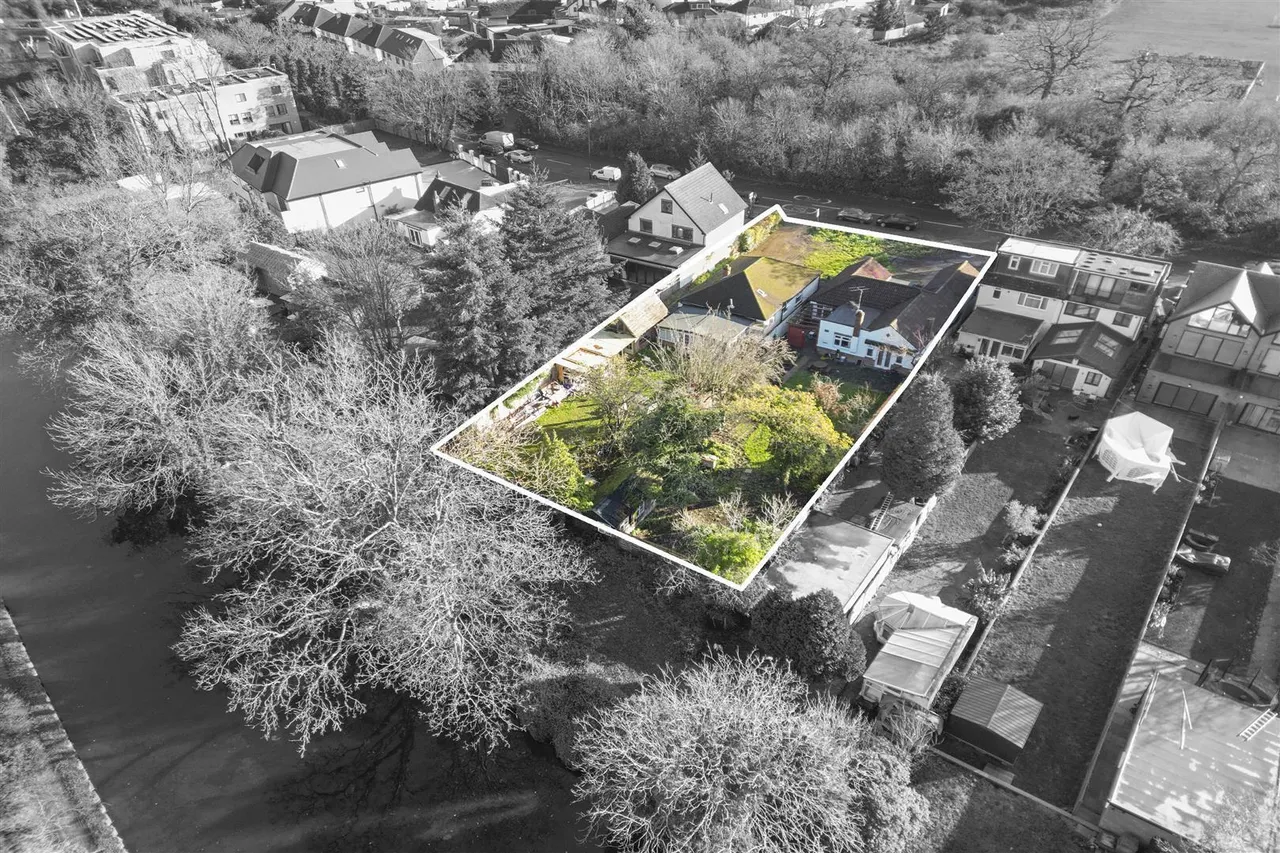 Tentelow Lane, Norwood Green, photo 15