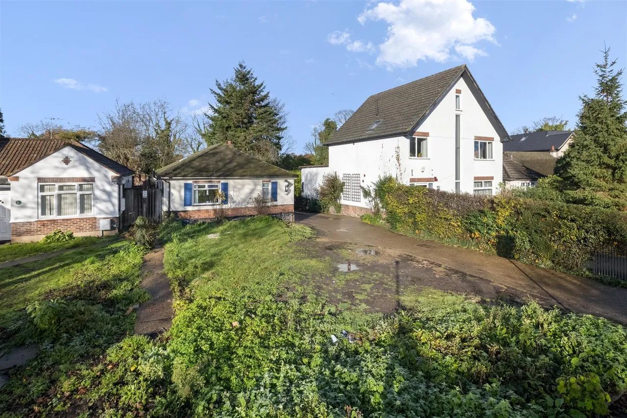 Tentelow Lane, Norwood Green, photo 20