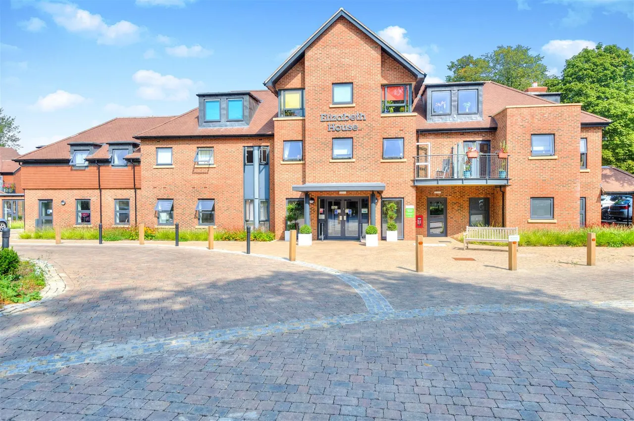 St. Giles Mews, Stony Stratford, MK11, photo 16