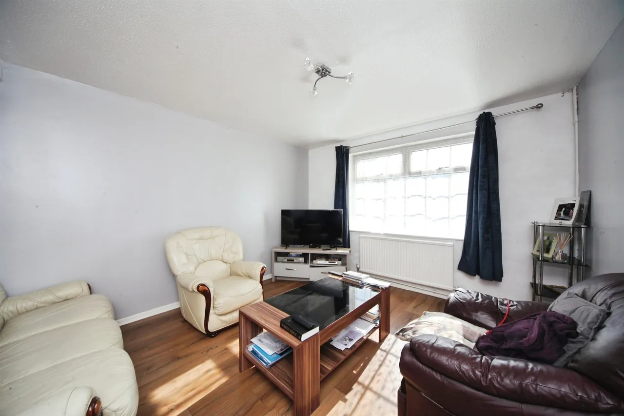 Morris Close, Luton, LU3, photo 11
