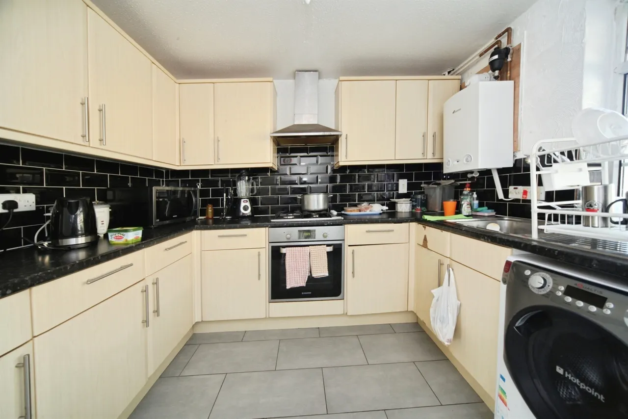 Morris Close, Luton, LU3, photo 2