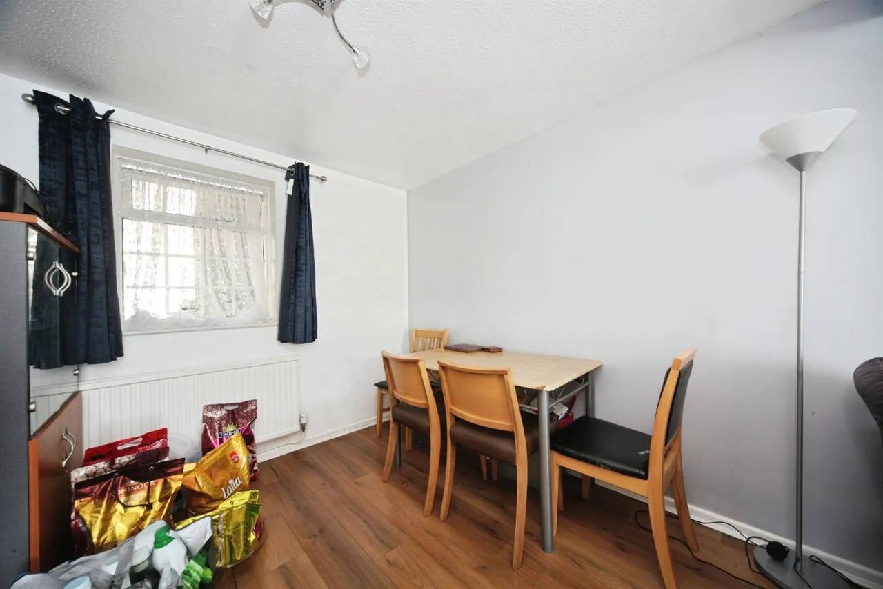 Morris Close, Luton, LU3, photo 5