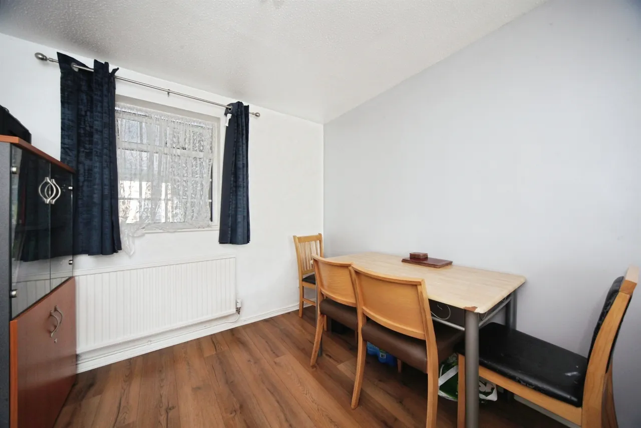 Morris Close, Luton, LU3, photo 12