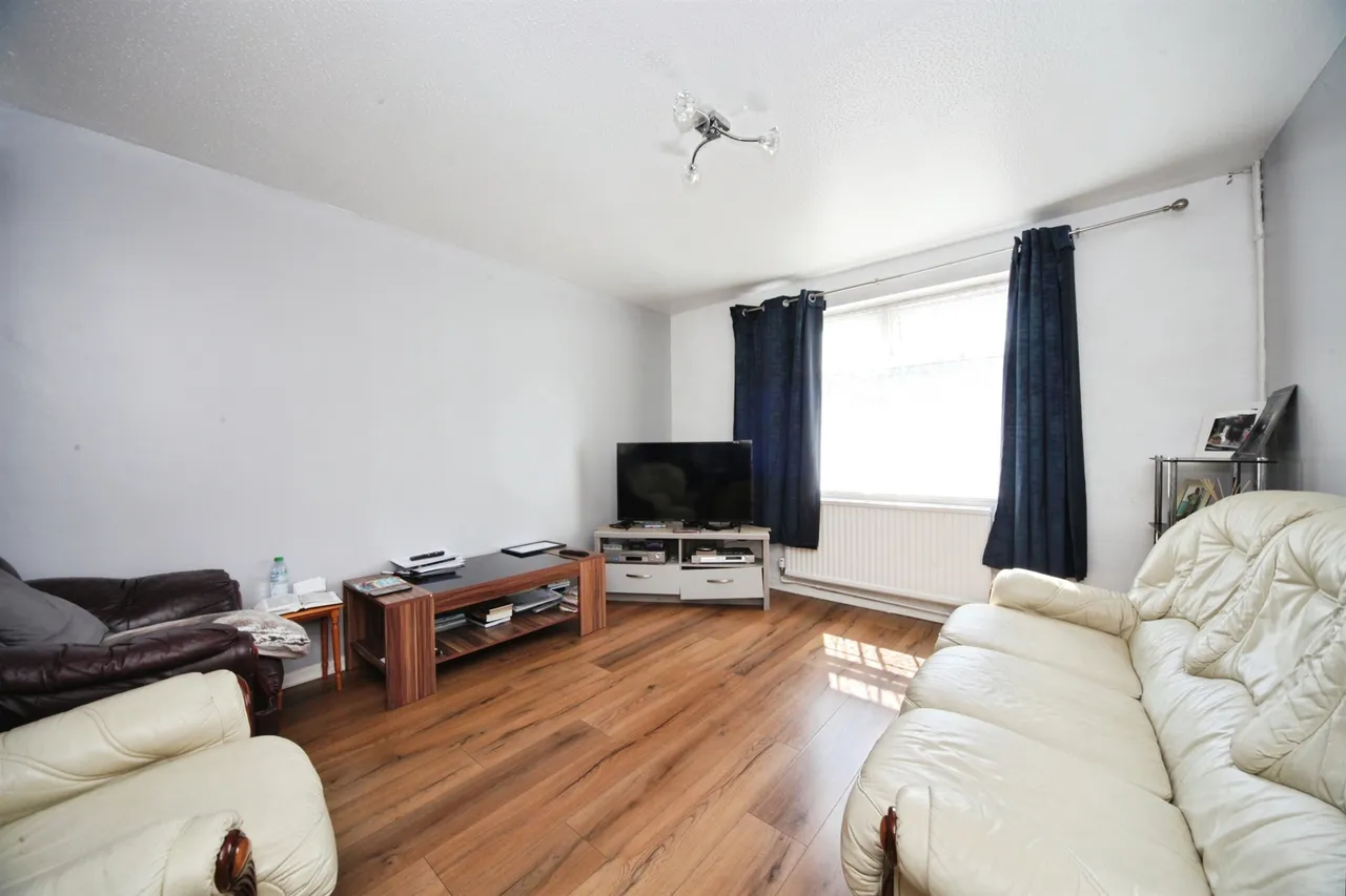 Morris Close, Luton, LU3, photo 4