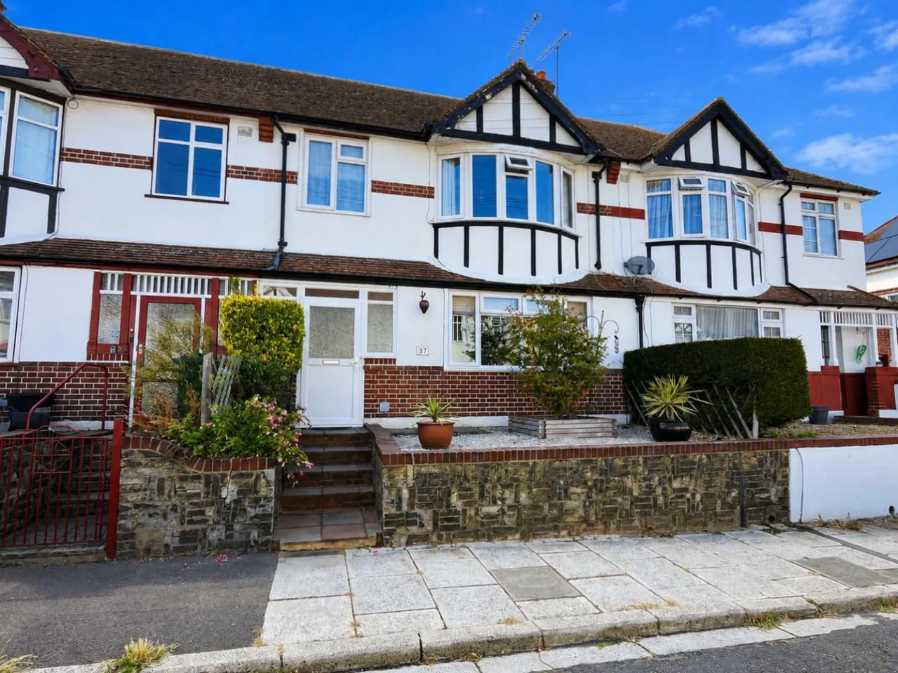 3 bed house for sale — Trosley Avenue, Gravesend, DA12