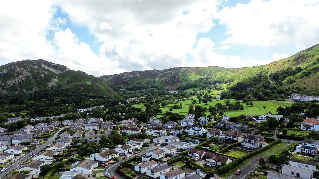Gogarth Avenue, Dwygyfylchi, Penmaenmawr, Conwy, LL34 6PY, photo 25