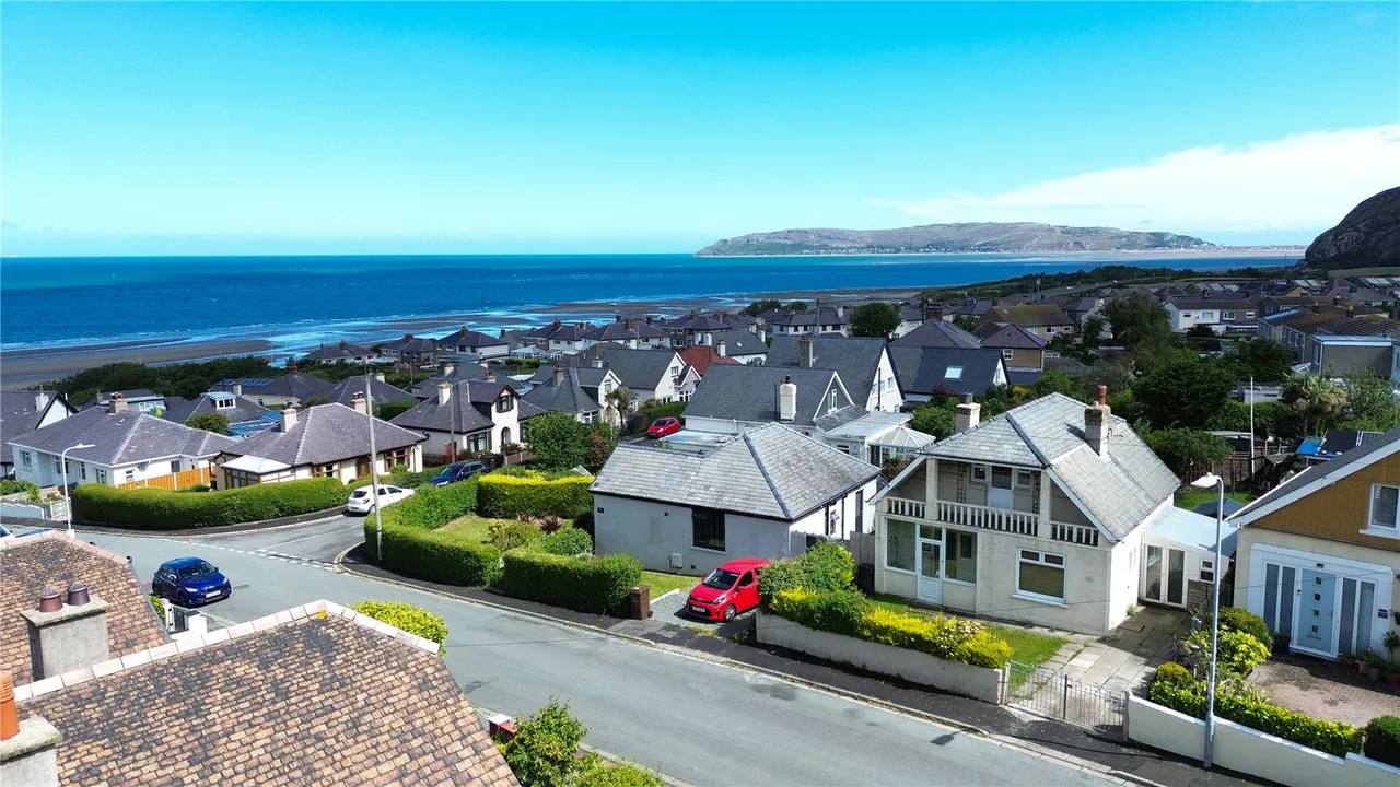 Gogarth Avenue, Dwygyfylchi, Penmaenmawr, Conwy, LL34 6PY, photo 24