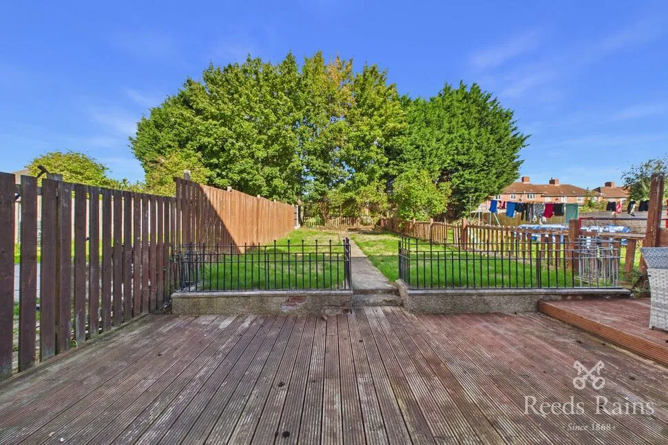 Upton, Pontefract, WF9, photo 6