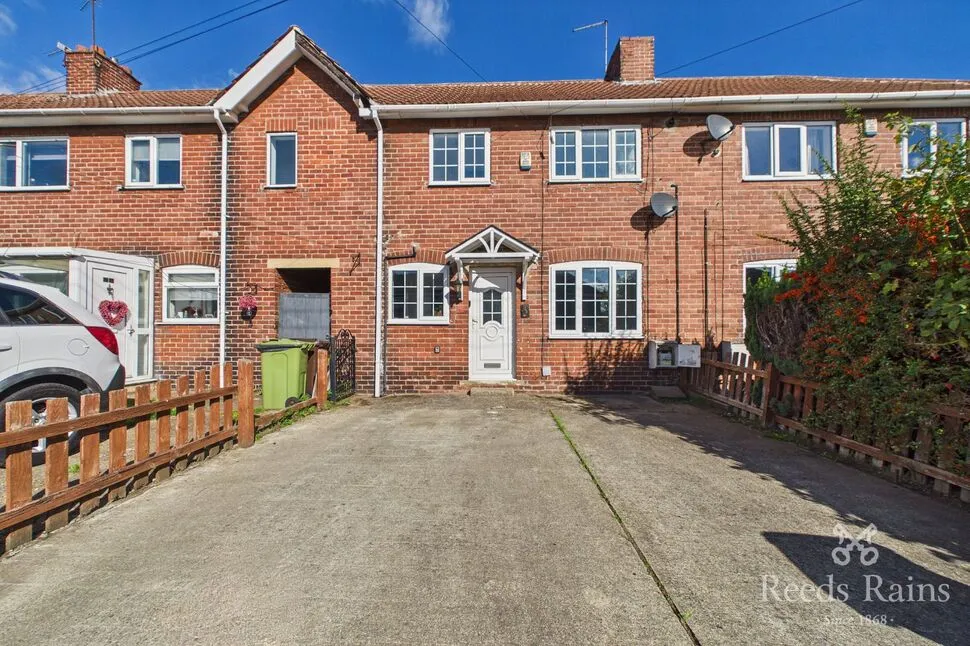 2 bed house for sale, Upton, Pontefract, WF9