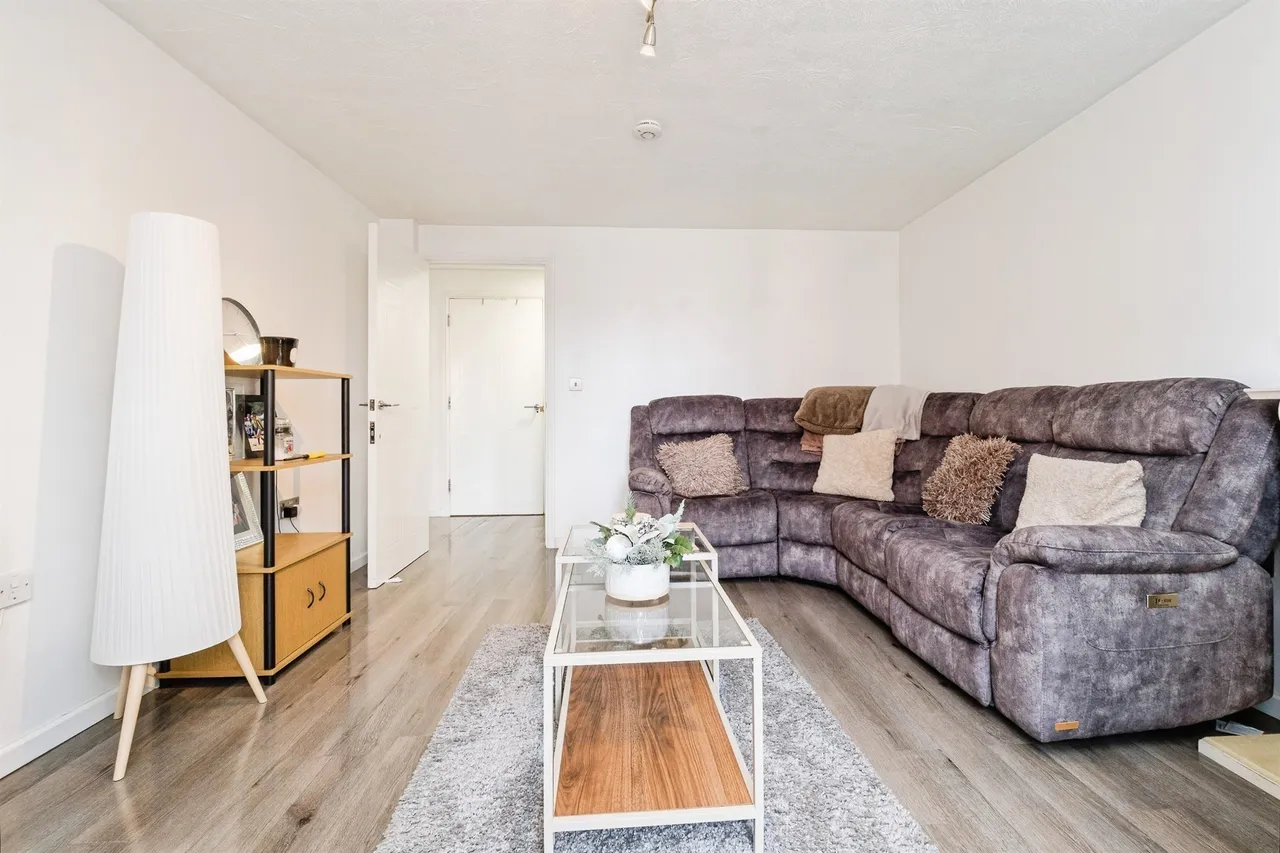 3 bed flat for sale — Sewell Close, Chafford Hundred, Grays