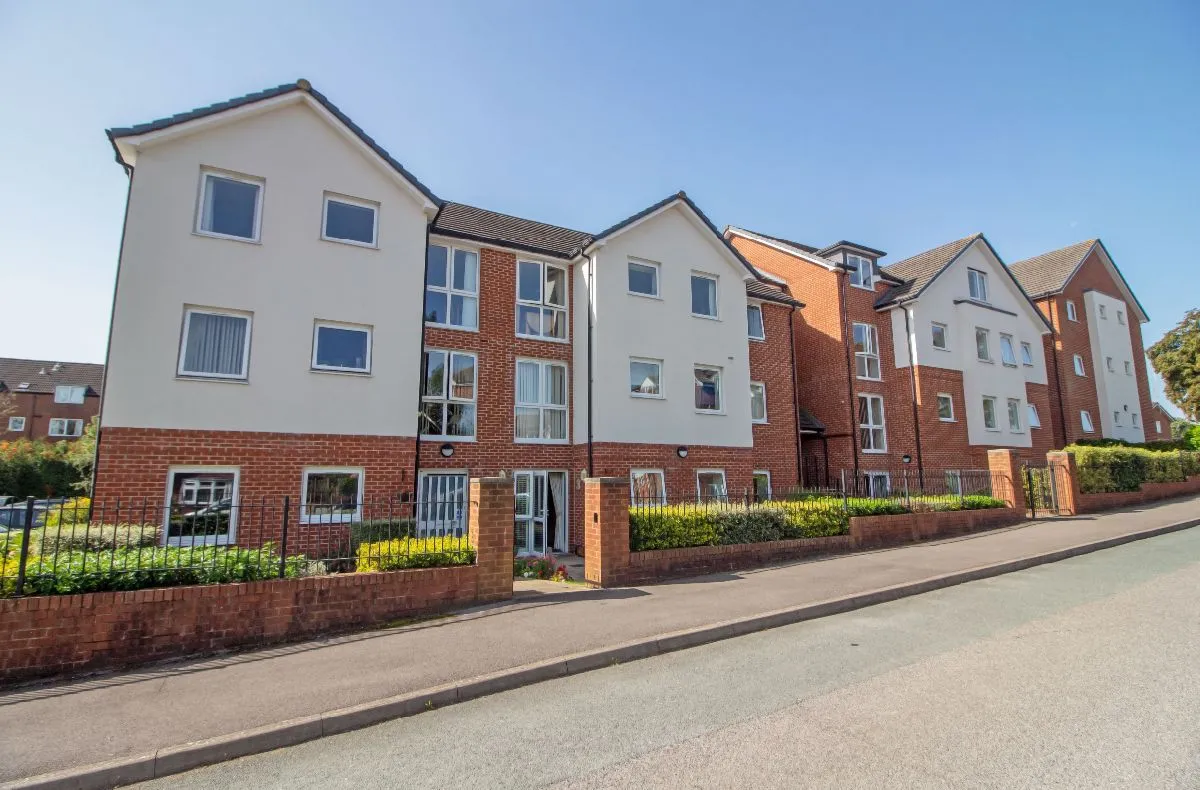 1 bed flat for sale — 1A Beaconsfield Road, Waterlooville, PO7 7FB