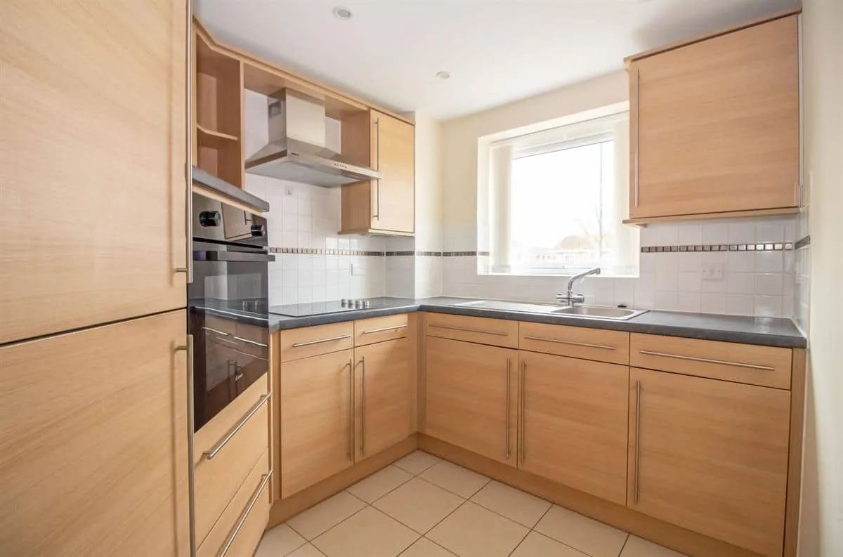 1A Beaconsfield Road, Waterlooville, PO7 7FB, photo 4