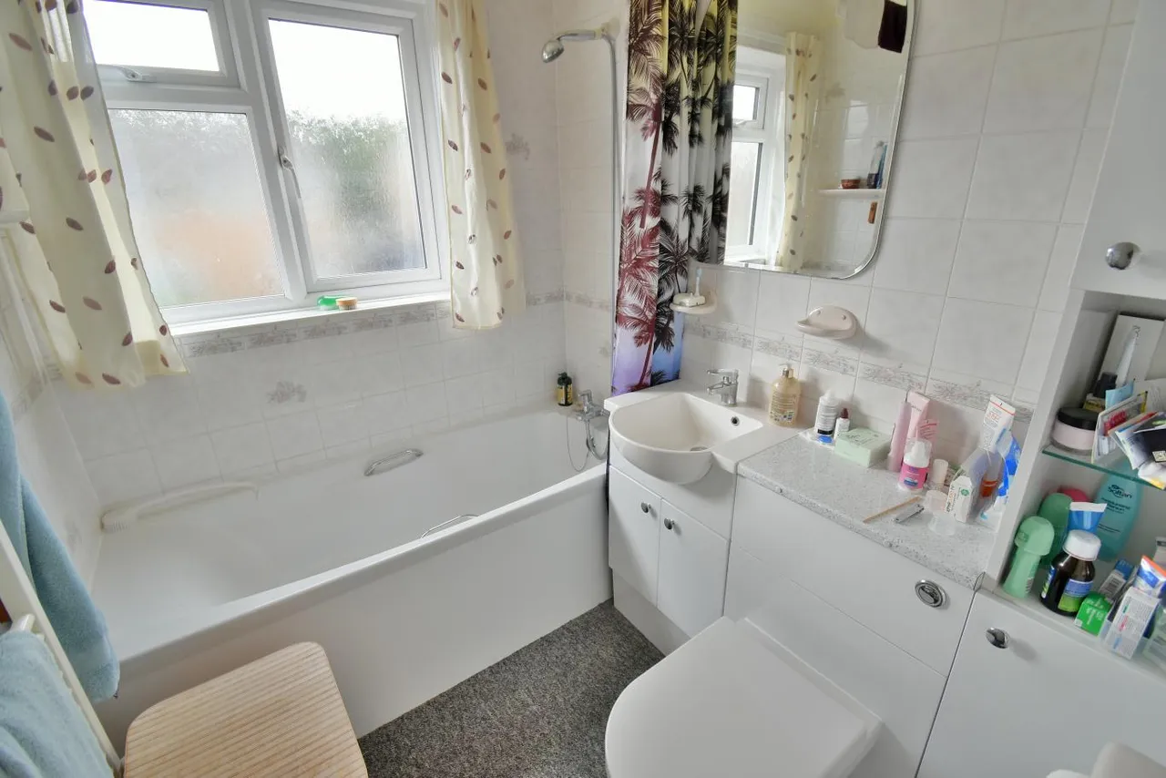 Fitzpain Close, BH22, photo 12