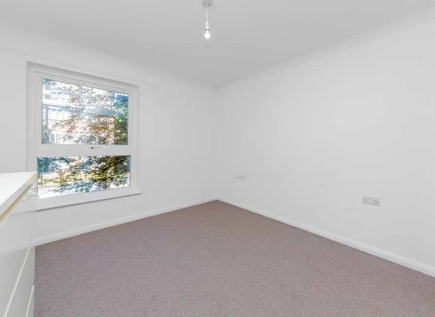 Jubilee Close, Barrett Court, NW10, photo 5