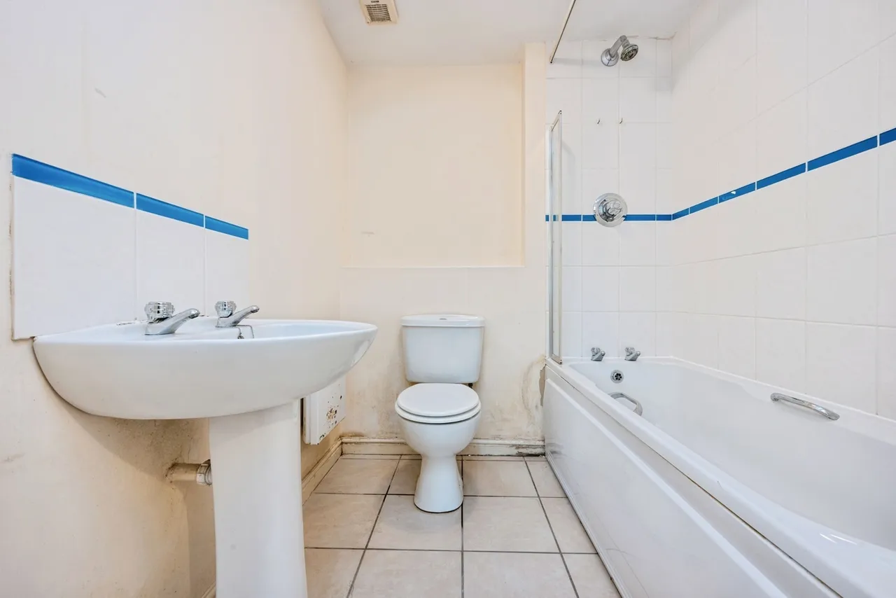 Crowe Road, Bedford, Bedfordshire, MK40, photo 7