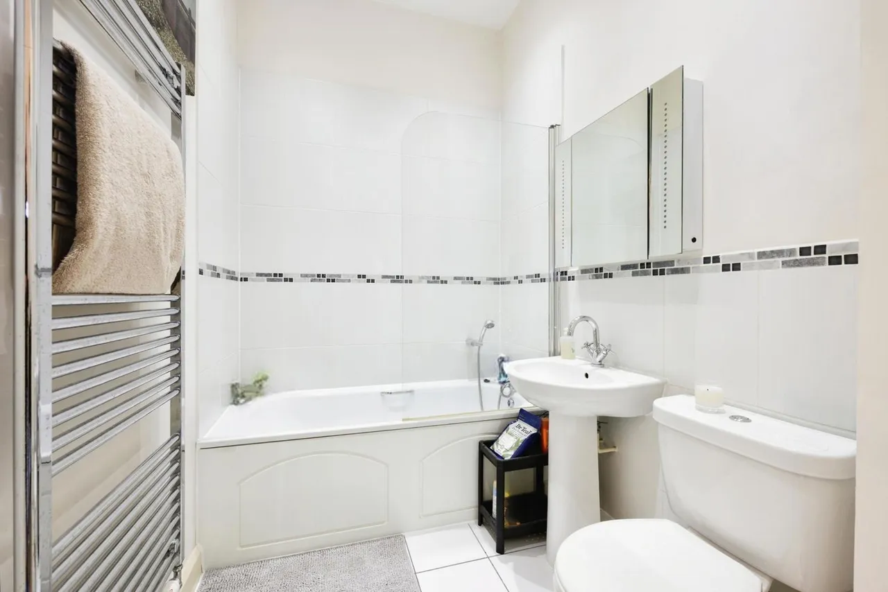Roundburrow Close, Warlingham, Surrey, CR6, photo 5